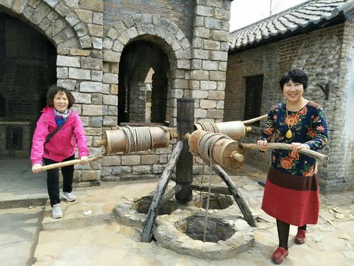 辘轳女人和井