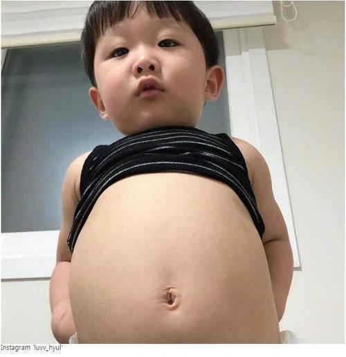 小男孩大肚子 (第1页)