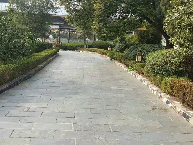 城市人行道青石板铺贴施工方法