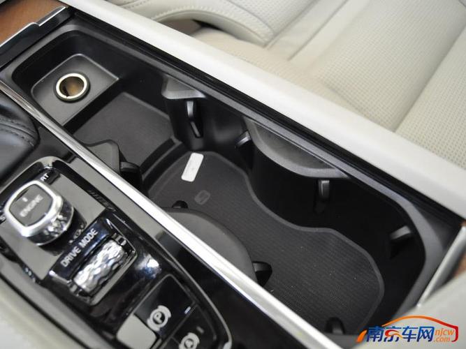 2015款 进口沃尔沃 xc90 中控台