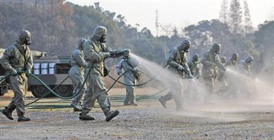 东海舰队防化营戴面具训练处置核生化险情