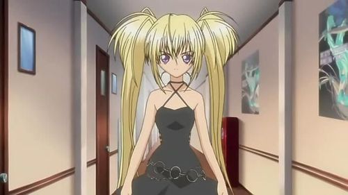 歌呗的全身图,要正面的~~ 包括鞋子的,最常用的衣服的