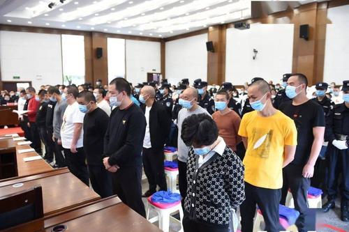称霸东山茨营曲靖城区黑老大代韧案在麒麟区法院开审