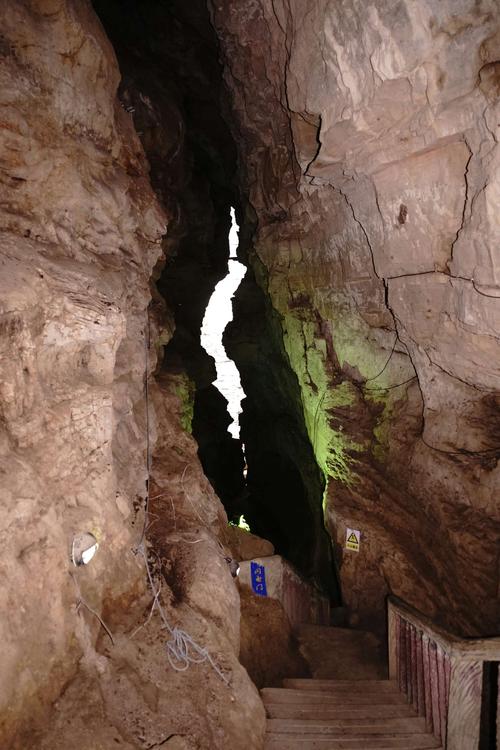 20*11冬游贵州贵阳市开阳县猴耳天坑