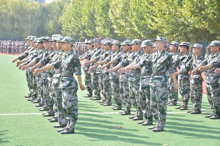 烈日当空,激情飞扬,我院新生军训进行时