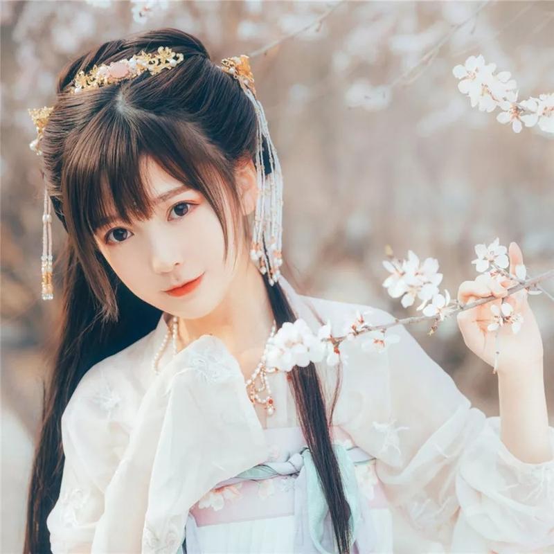 绝绝子的真人古风女头|桃李春风一杯酒,江湖夜雨十年灯.