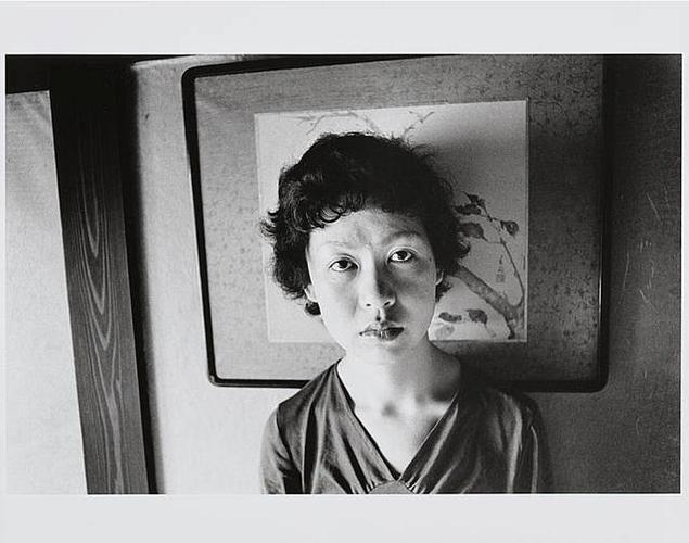 在遇难妓女合葬的墓地里,有荒木经惟的"肉笔艺术"