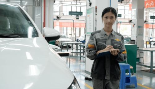 深圳"汽修女孩"最新发声:未来想