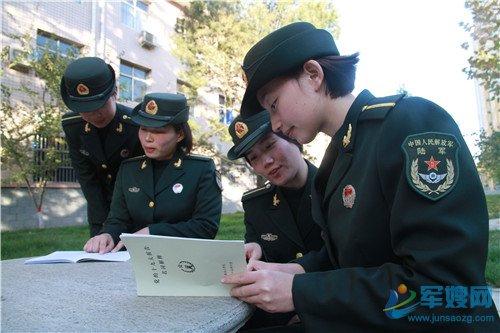 陆军军医大学士官学校学员掀起学习贯彻十九大报告精神热潮