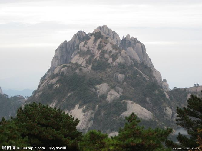 莲花峰风景区位于广东省潮阳市南海边陲,练江入海口处.