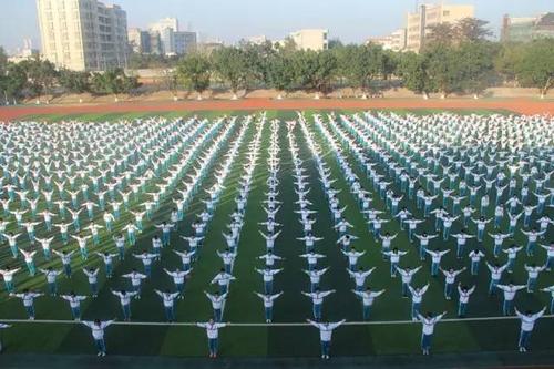 近日徐闻县重点中学梅溪中学为何处在风口浪尖上