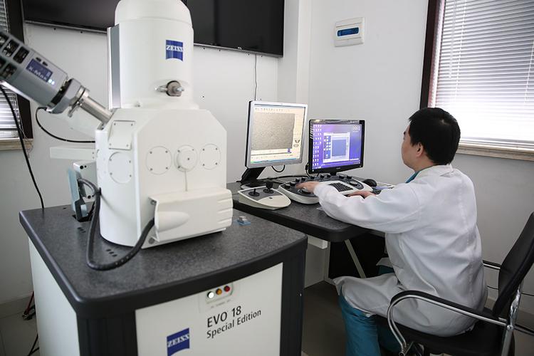 扫描电镜及能谱仪