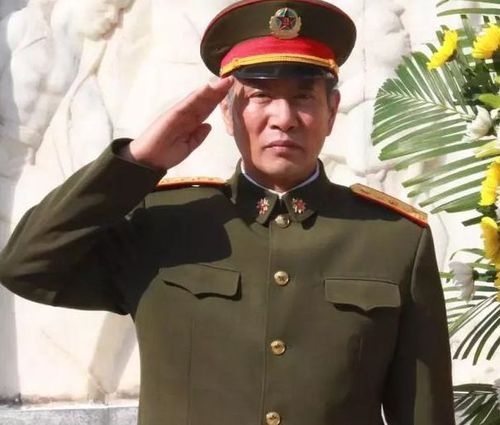 "霸屏"央一和央八的演员姚刚,正在剧中尽情展现自己的