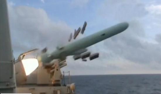 中国反舰导弹射程为何那么远?让航母战斗群难再靠近