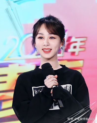 如何评价杨紫在 2021 年五四青年节晚会中的表现?