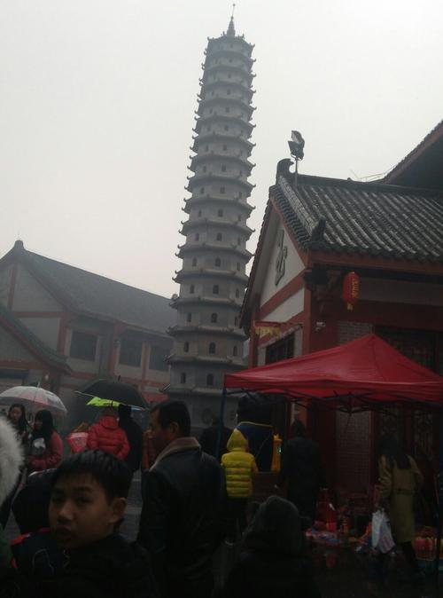 河南省驻马店市西平县棠溪大道靠近中共西平县行政服务中心委员会