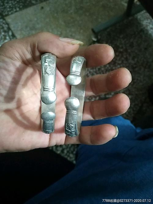 12生肖银手镯一对