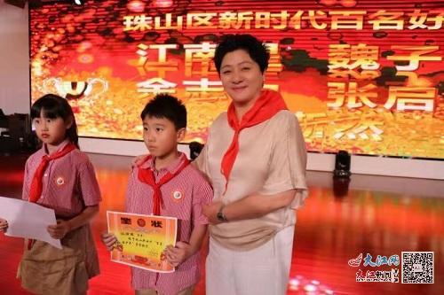 景德镇市陶阳学校校长王娟:办教育谨遵"顶天立地"