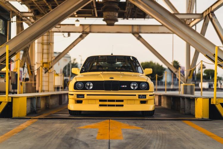 270 | 回复: 1 宝马3系论坛 89年的bmw e30宝马m3,不仅外观好看还有不