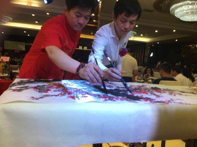 全球华人总会书画研究院院长张伍郎副院长马翰合作《红梅报春》