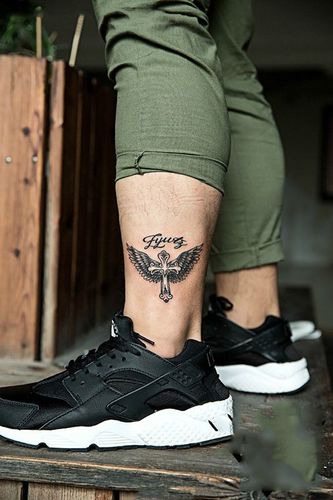 飞翔的信念,小腿十字架翅膀纹身图案