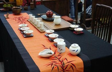 导读: 大家都知道,泡茶是很有讲究的,然后茶具的摆放也同样有讲究.