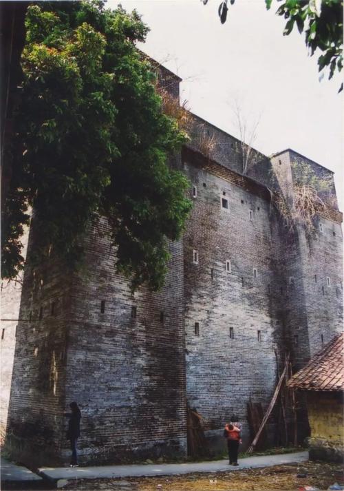 炮楼始建于清咸丰三年(1853年),落成于咸丰七年(1857年),建造者同样是