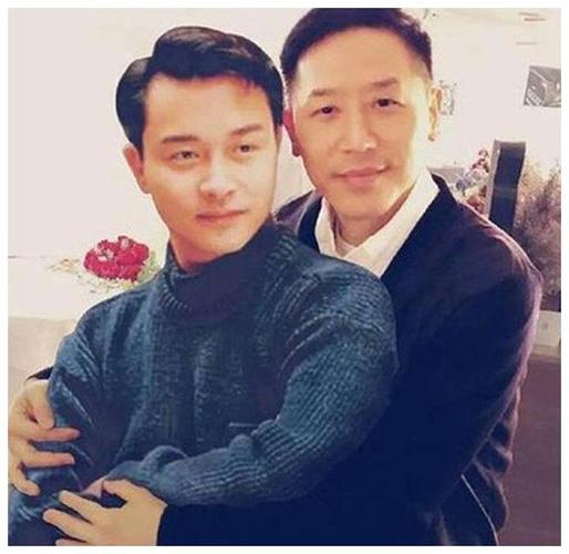 张国荣去世17年哥哥的一生挚爱唐鹤德现如今过得怎么样了