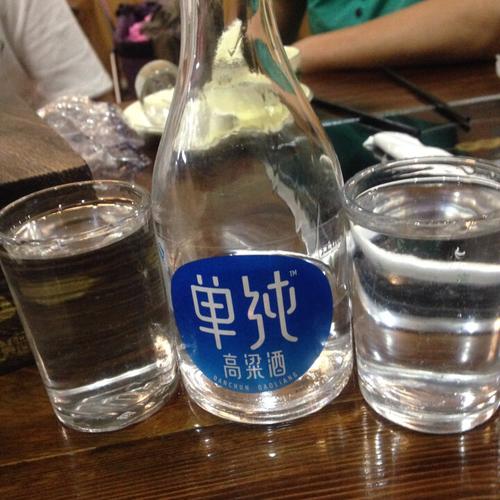 【京东配送】江小白单纯小酒版创意小白酒 35度单纯高粱酒 清香型300