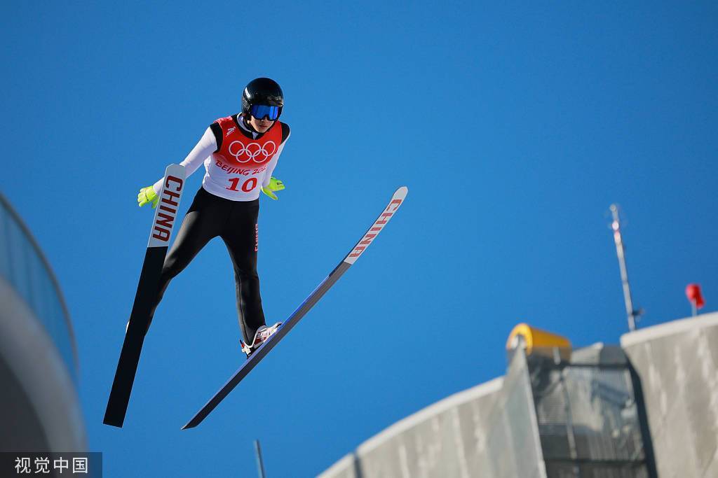 历史性时刻四川选手首次出战冬奥会宋祺武亮相男子跳台滑雪