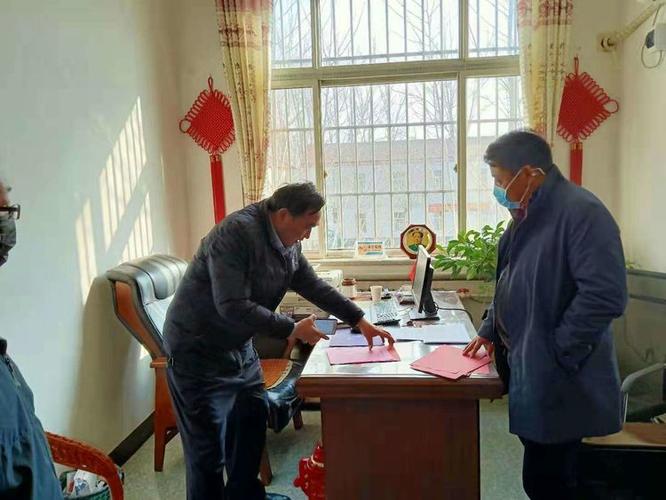 县政协副主席,县农业农村局局长孙善坤在县农科园建设办公室主任韩阳