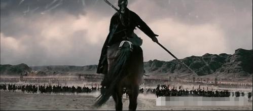 男星骑马照:林更新特别沉稳,胡歌"多变",他犹如战神一般!