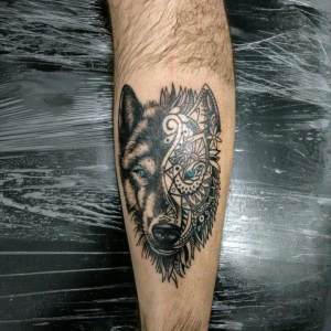 狼纹身    9张凶猛却又残暴的狼纹身图案