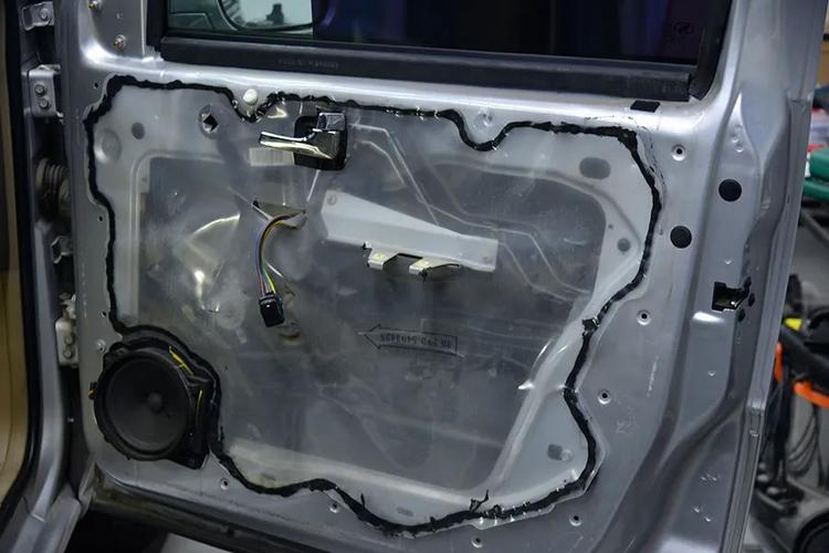 老款别克gl8内饰拆解,看看品质如何?