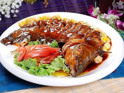 大蒜烧鲶鱼