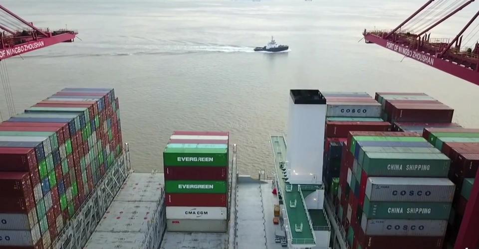 宁波港航拍港口物流集装箱