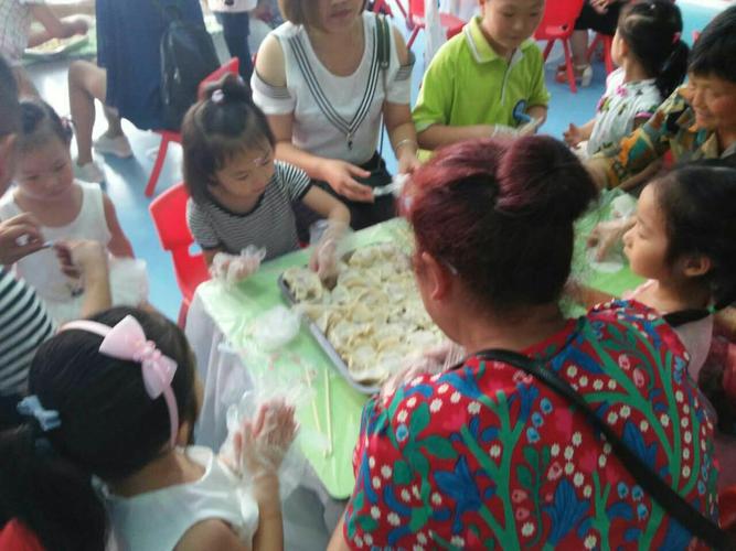 阳光幼儿园亲子活动包饺子 - 美篇