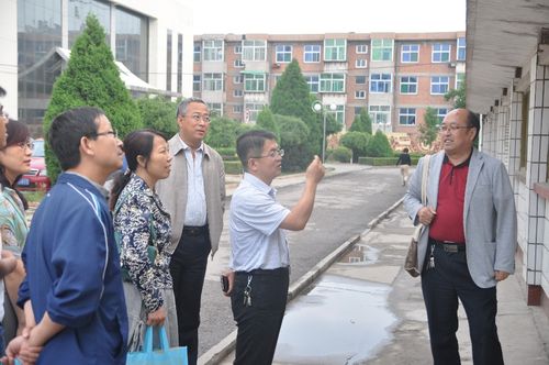 忻州一中教师参观范中校园4
