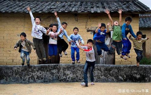 80后曾经的快乐生活,一颗糖撑起的整个童年