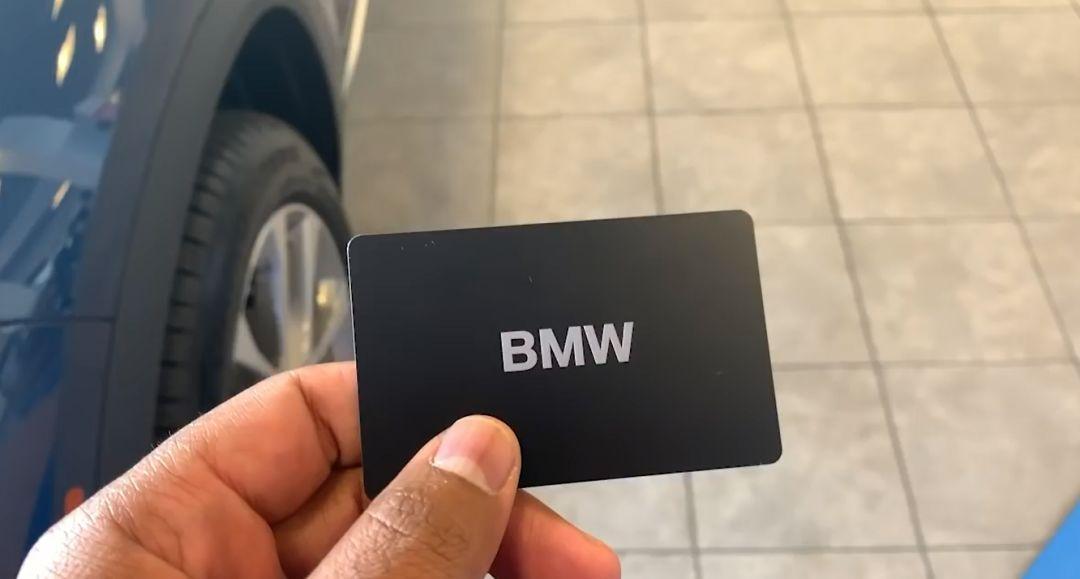 卡片可以解锁宝马了,还是黑卡!