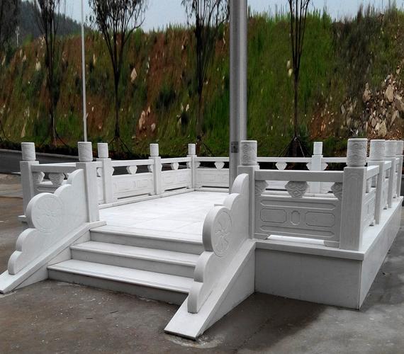 汉白玉石雕升旗台栏杆大理石石材旗杆护栏国旗雕花围栏栏板定制