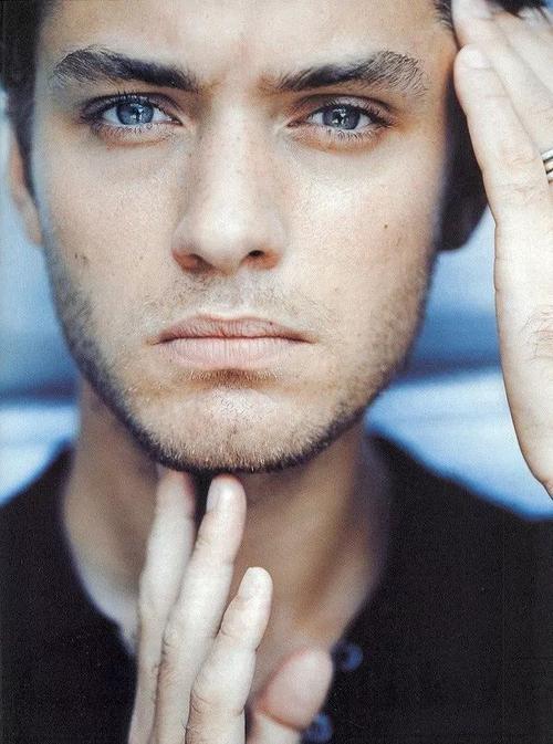 就是曾有着盛世美颜的大帅哥,f君心中 无人可以匹敌の男神   裘德·洛