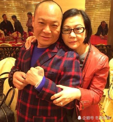 65岁吴志雄近照:宠妻二十年女儿不像他,不漏纹身就暴露真本性