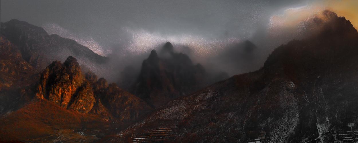 每年六月到八月末雨季,猫儿岭经常有云雾和云海