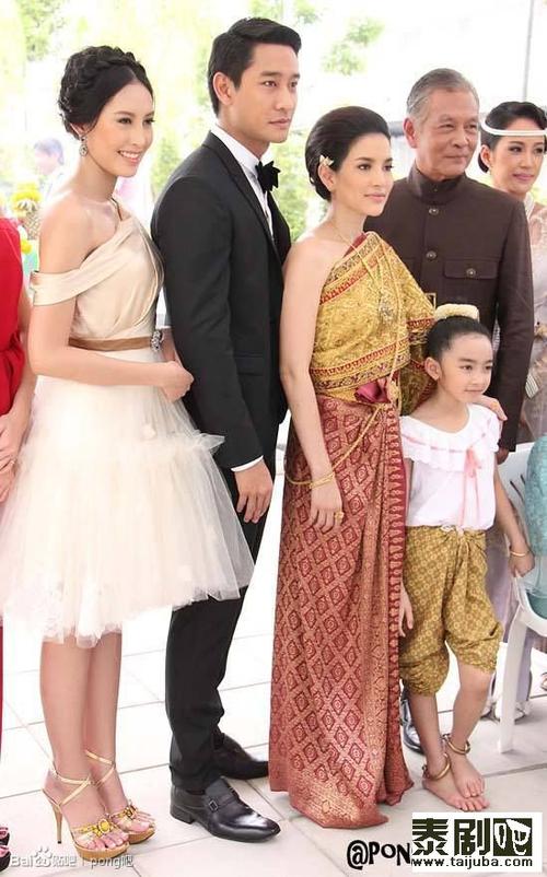 泰剧《谜图》开机照拜神aom&pong&charebelle等