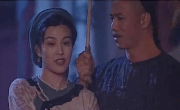看到44岁朱晏,才知道什么叫美了一辈子,女儿继承了高颜值很漂亮