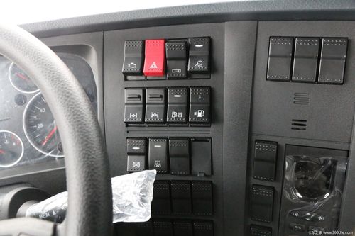 重汽豪沃t7h440马力6x4vb版牵引车