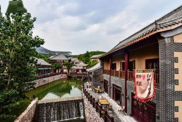 土门关驿道小镇位于鹿泉区白鹿泉乡东,西土门村,占地1500亩,是依托