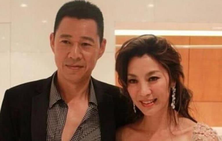 63岁张丰毅老婆曝光,原来是我们熟悉的她,难怪一见钟情就闪婚
