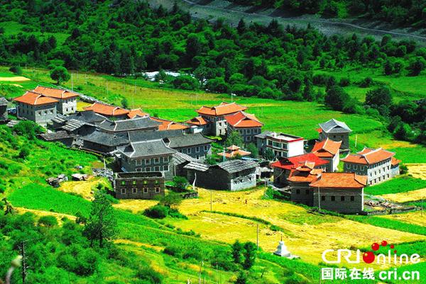 改革开放40年九龙县汤古乡定居农牧民唱新歌